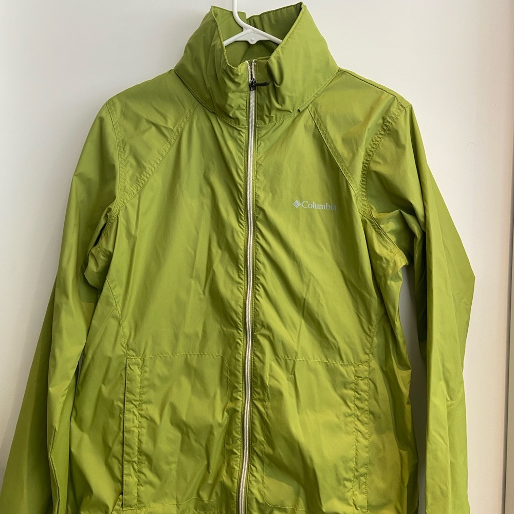 Columbia wind breaker